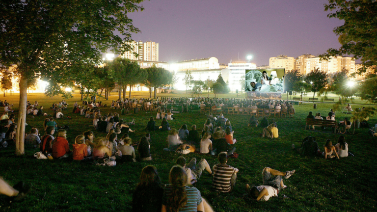 Las Noches de cine en Pamplona regresan con largometrajes de animación y un filme multipremiado