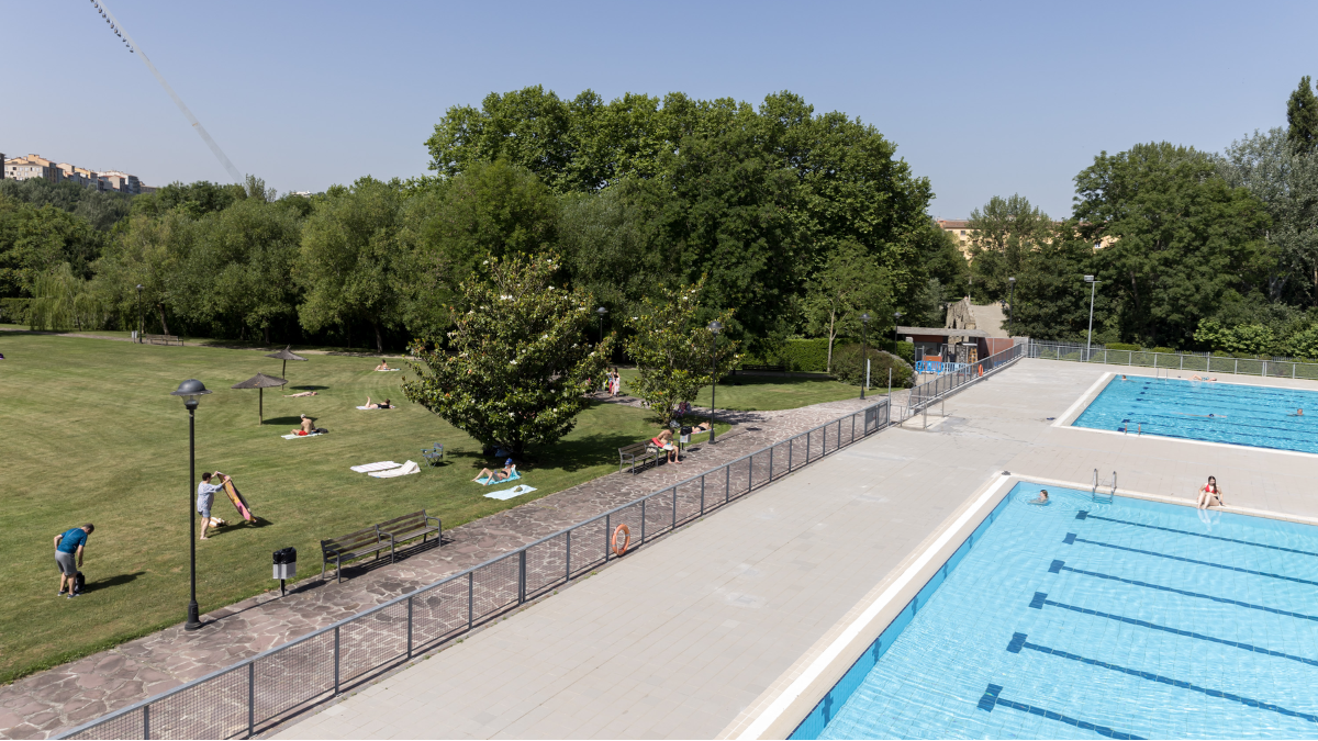 Pamplona activa el verano con la apertura de sus piscinas municipales