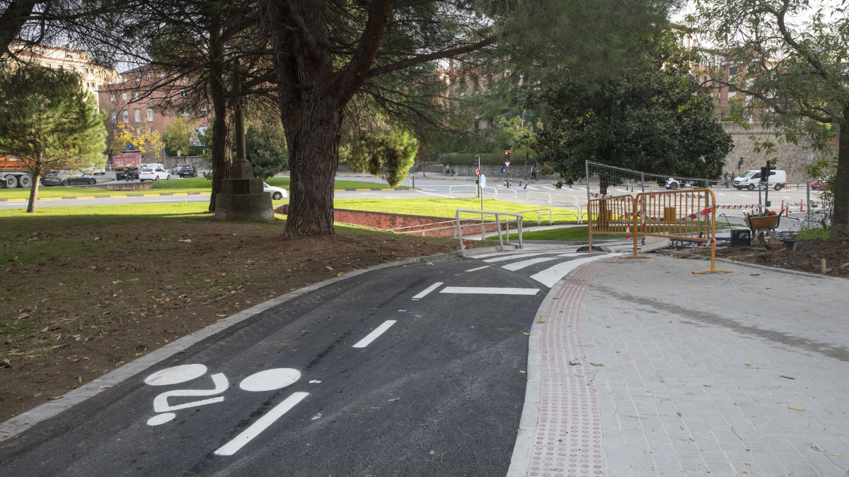 Avanzan las obras del nuevo carril bici de la plaza de los Fueros de Pamplona