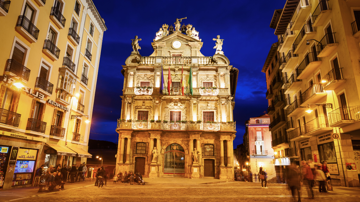 El Ayuntamiento de Pamplona da luz verde a unos presupuestos centrados en vivienda y servicios